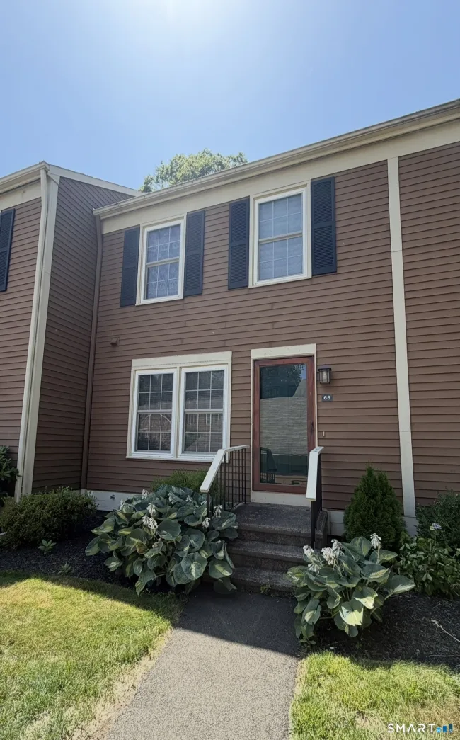 68 Foxbridge Village, Branford, CT