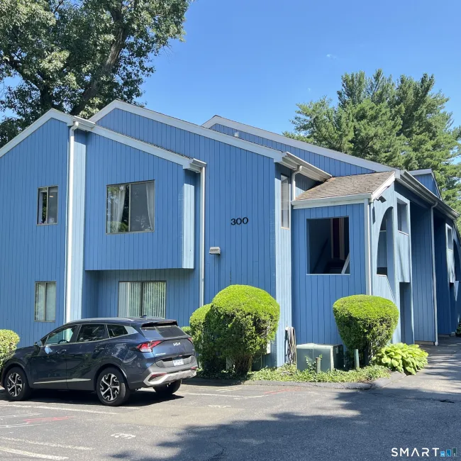 300 Flax Hill Road #4