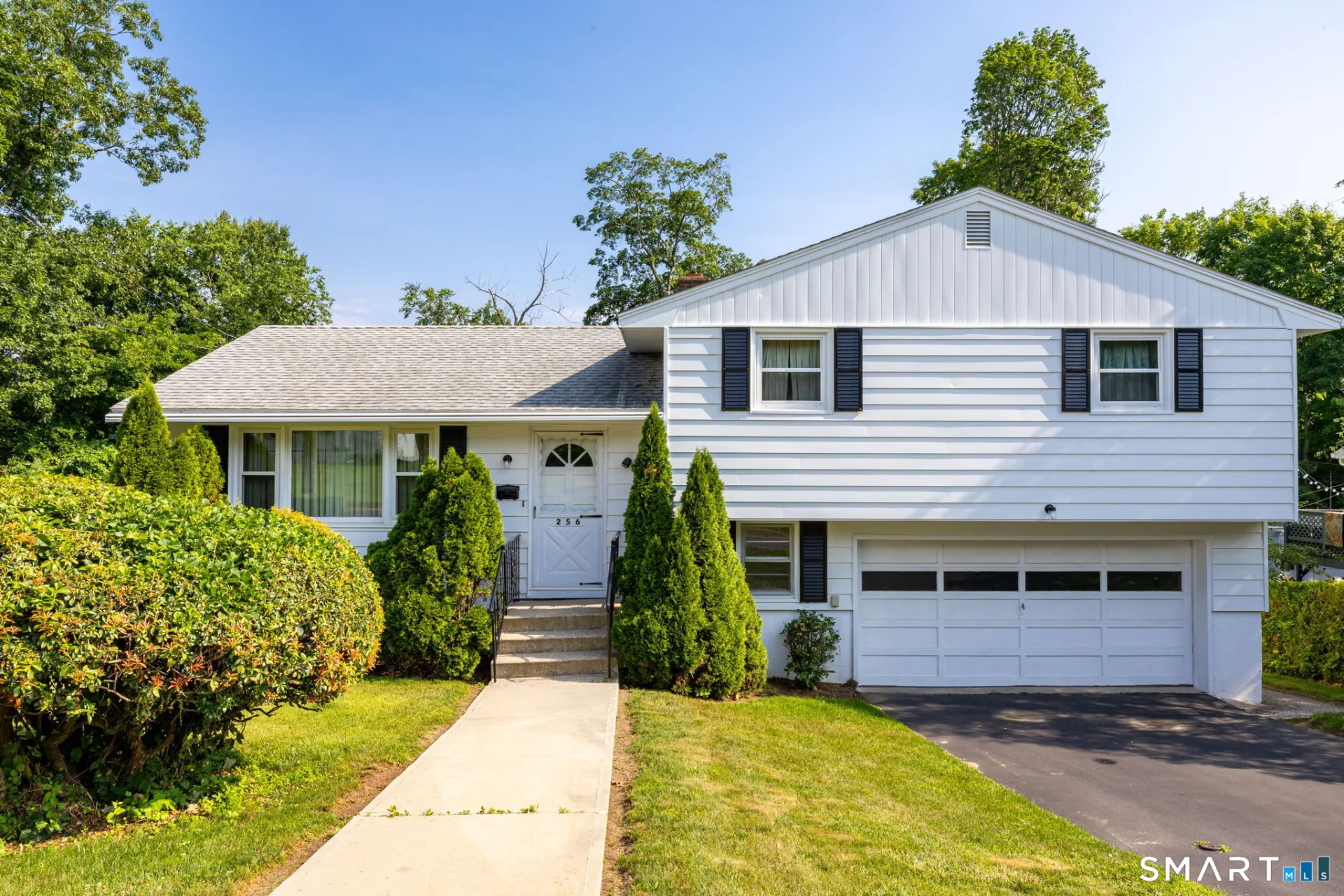 256 Pearl Lake Road, Waterbury, CT