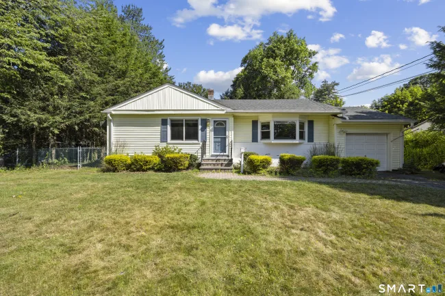 46 East Maxwell Drive