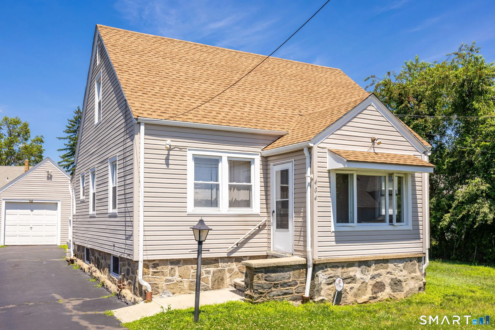 404 Soundview Avenue, Bridgeport, CT