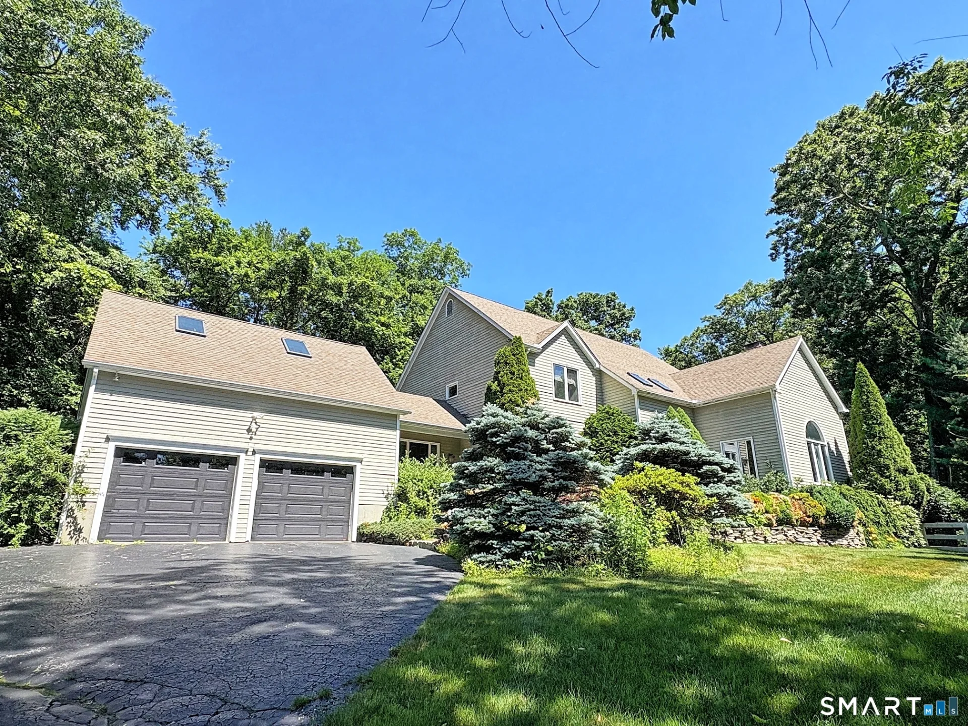 14 Brae Loch Way, Shelton, CT