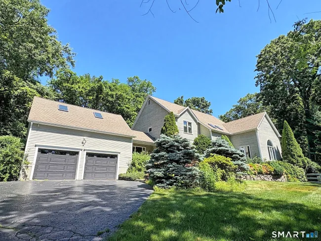 14 Brae Loch Way