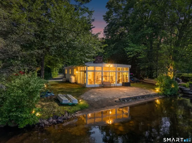 322 Lakeside Drive
