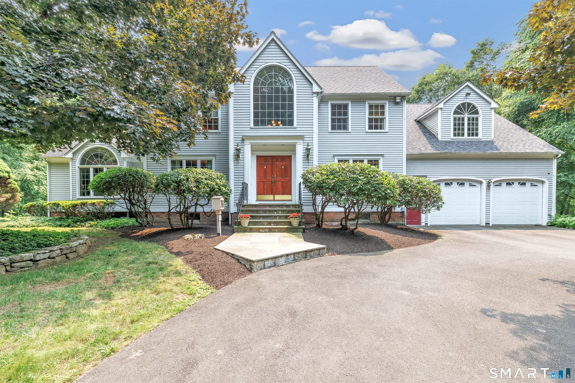 17 Plumtrees Road, Newtown, CT