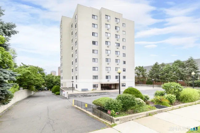 51 Schuyler Avenue #3B