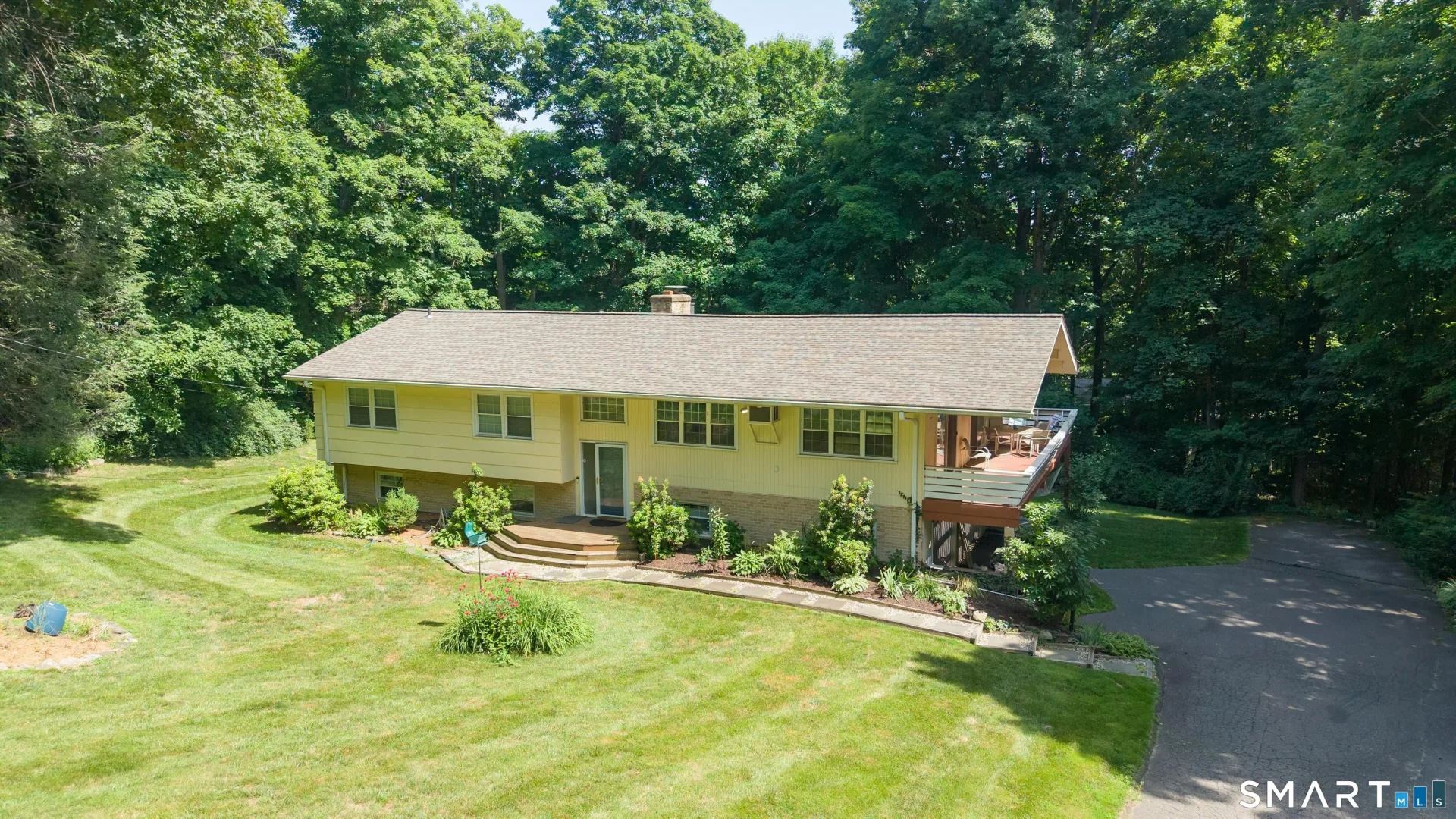 3 Birchcrest Drive, Danbury, CT