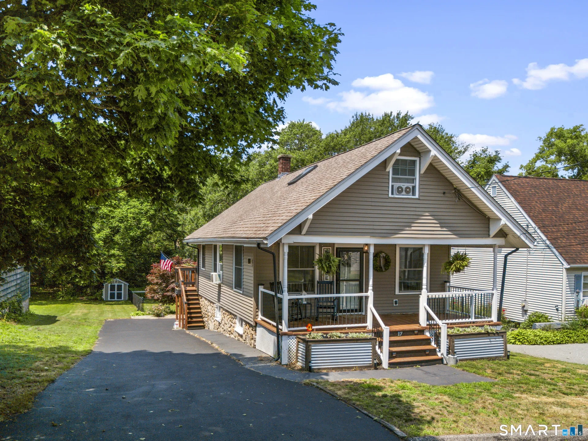 17 James Avenue, Waterford, CT