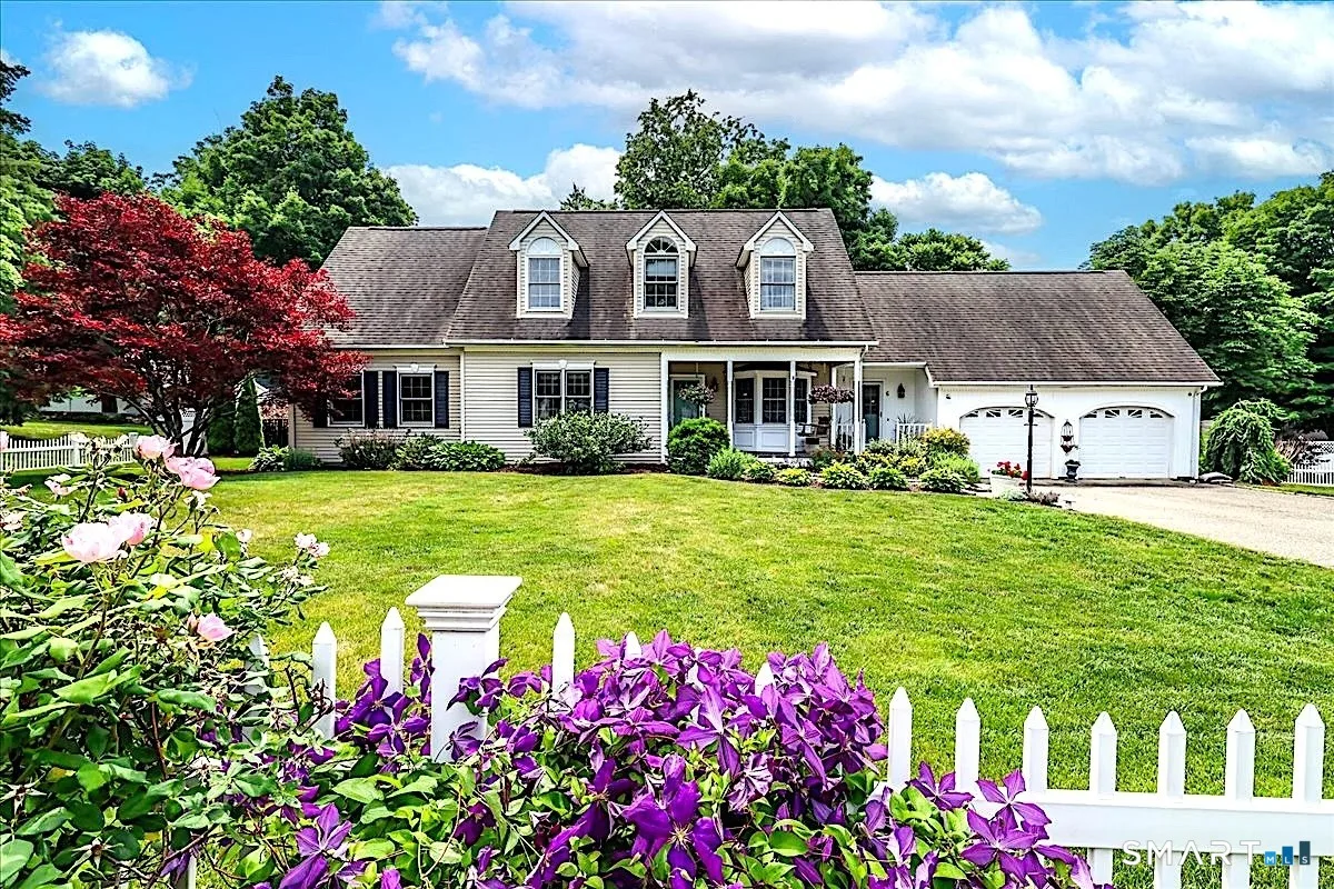 6 Elizabeth Street, Newtown, CT