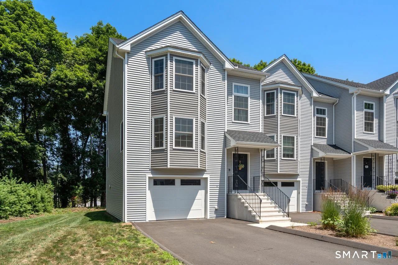 11 Summer Brook Way #11, Seymour, CT