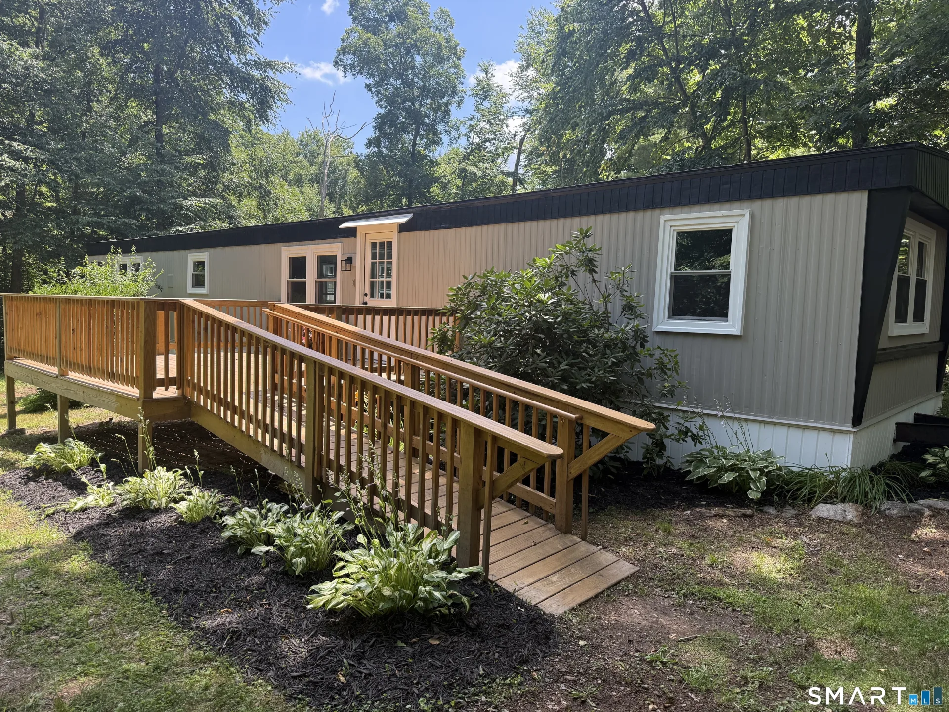 11 Paradise Drive, Brooklyn, CT