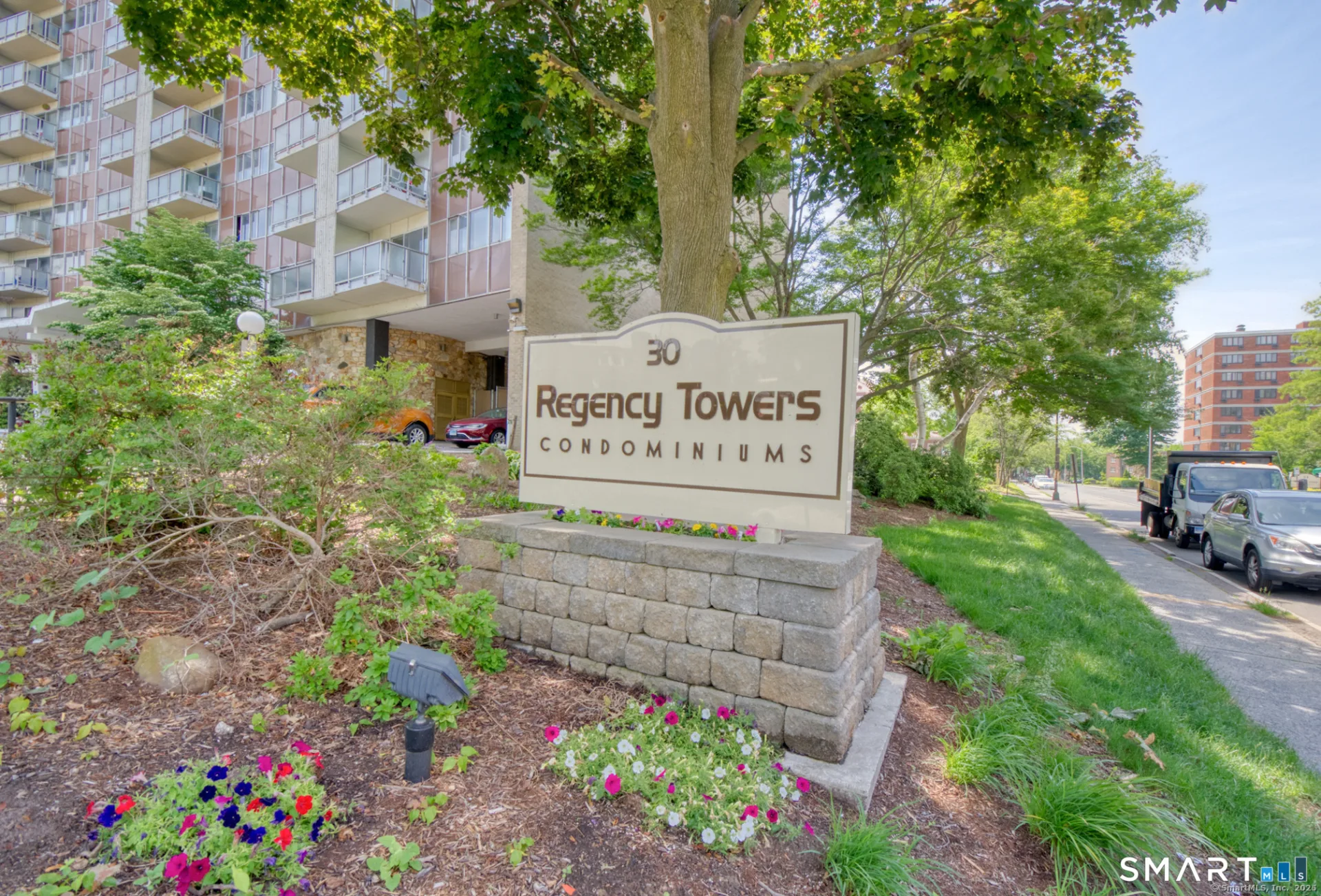 30 Woodland Street #9M, Hartford, CT