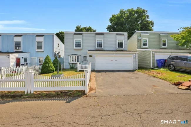 63 Braeburn Lane