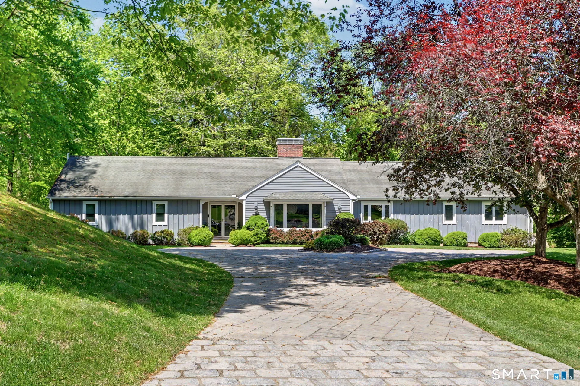 255 Tanglewood Circle, Milford, CT