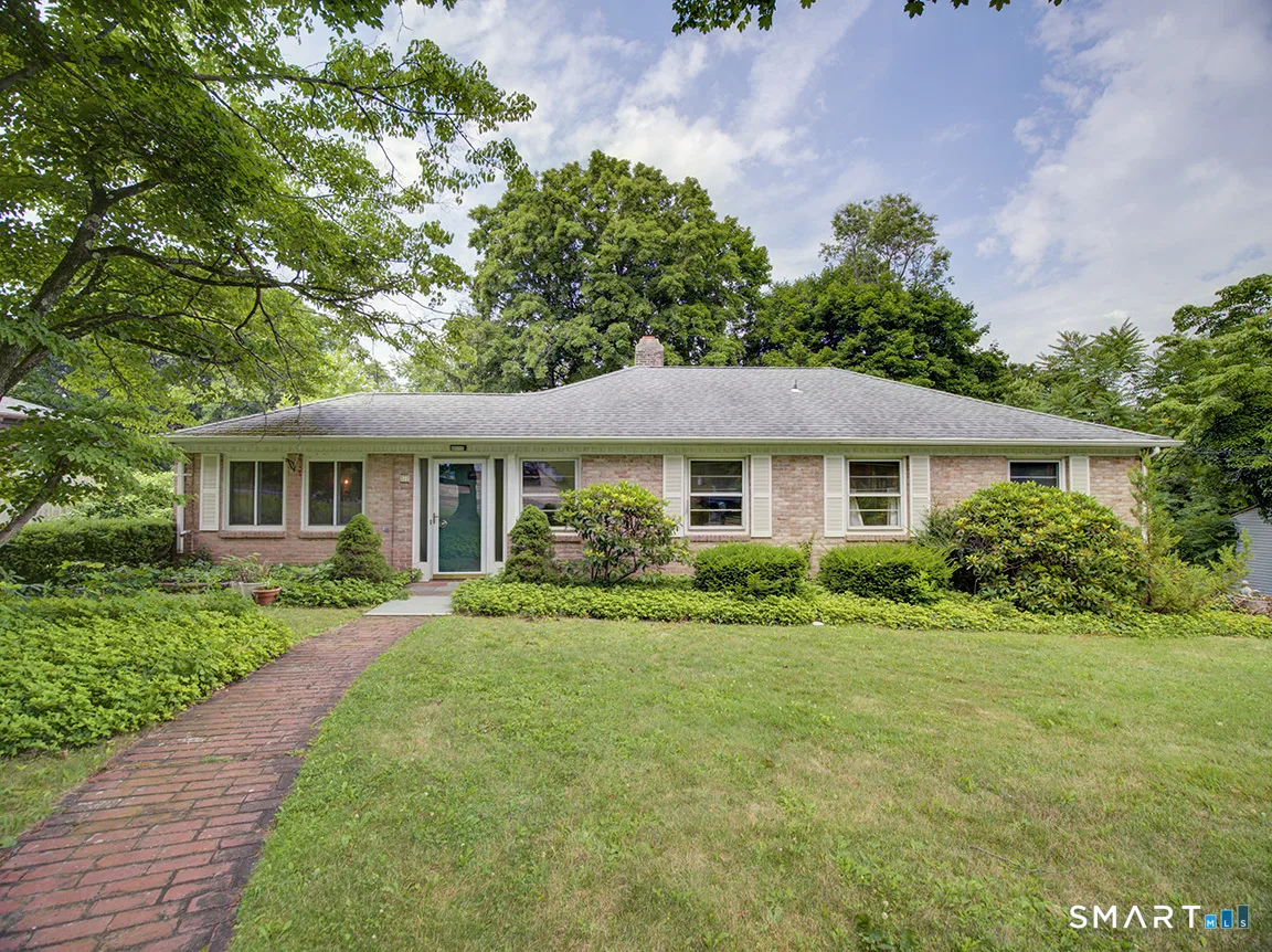 373 Broadway, Hamden, CT