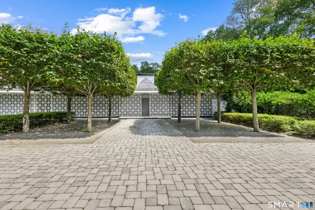 565 Oenoke Ridge