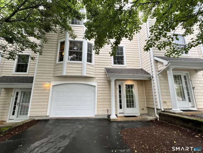 17 Parkwoods Drive #17