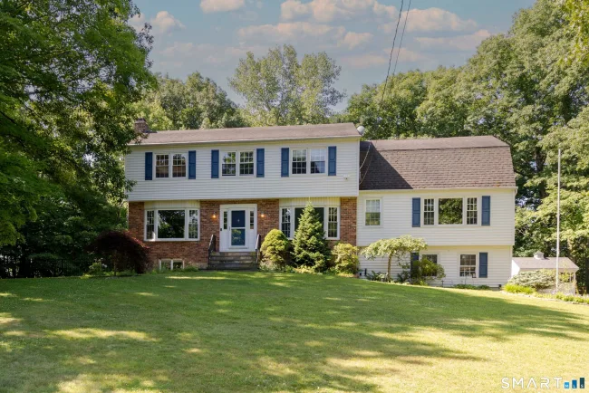 27 Round Hill Drive