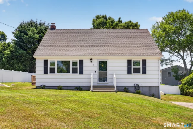8 Pleasant Street