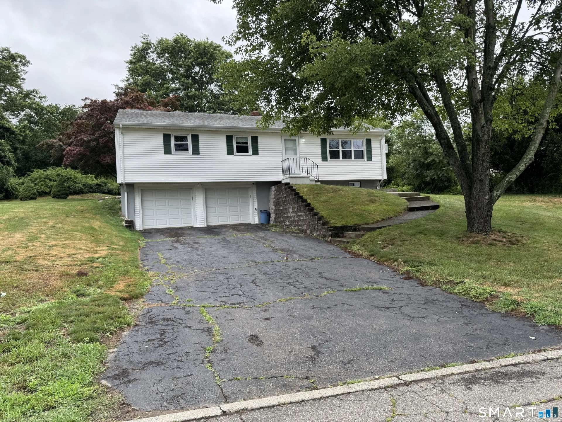 19 Covington Drive, Milford, CT