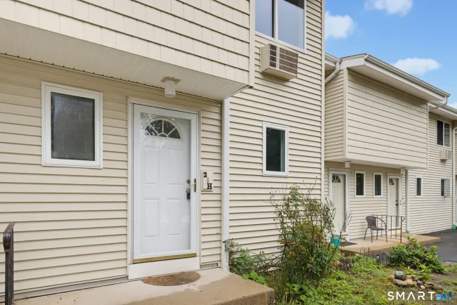 220 Main Street #2H