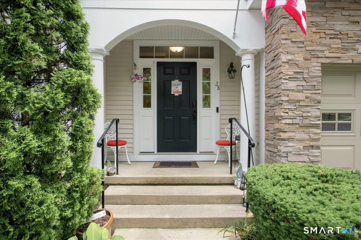28 Woodcrest Lane #28, Danbury, CT