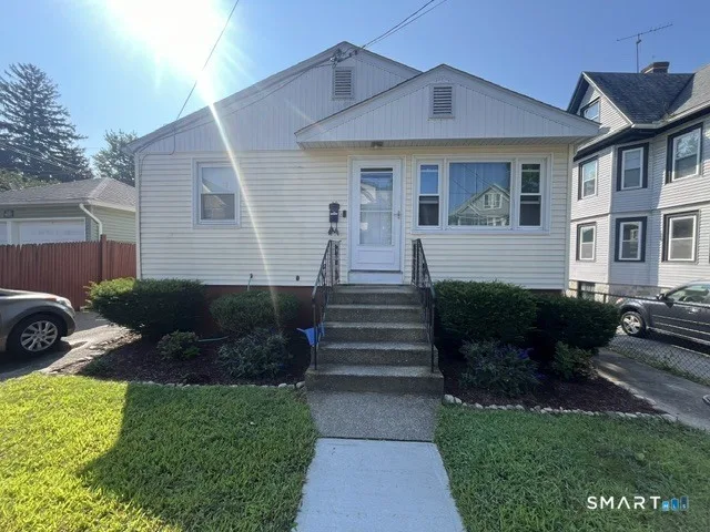 12 Pleasant Street, New London, CT