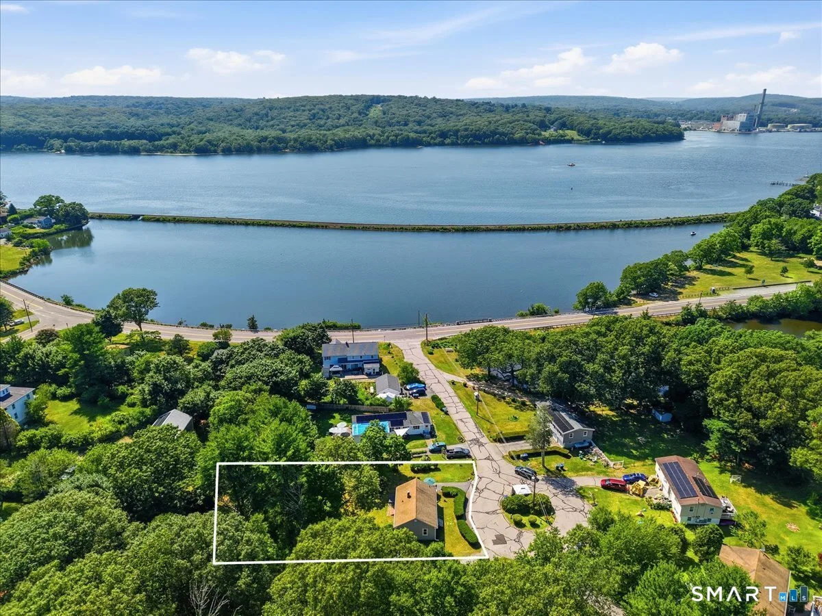 8 Mill Cove Road, Ledyard, CT