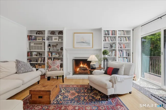 85 River Road #M5, Essex, CT