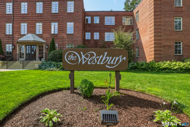 869 Farmington Avenue #104