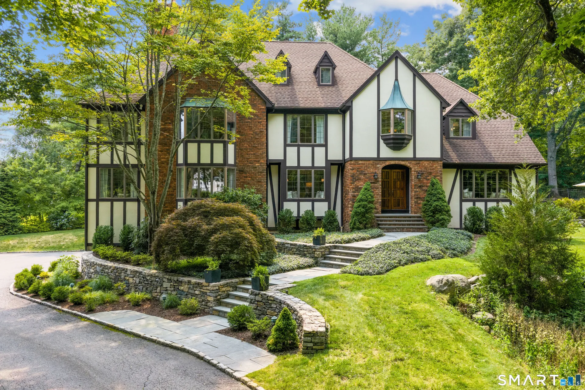 56 Long Lots Road, New Canaan, CT