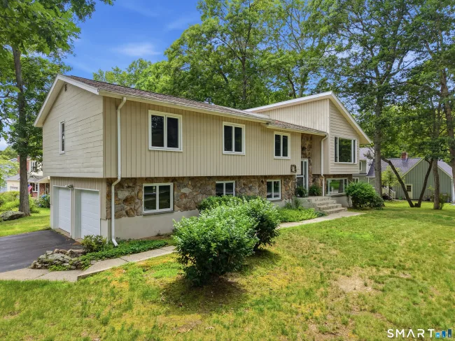 55 Greencliff Drive