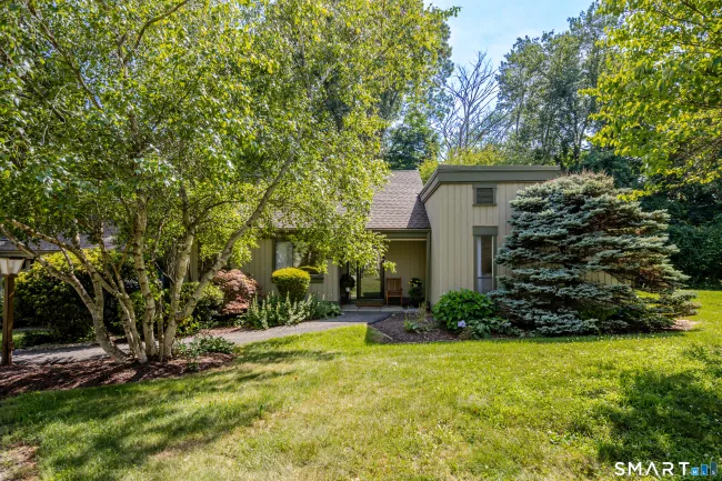818 Heritage Village #B