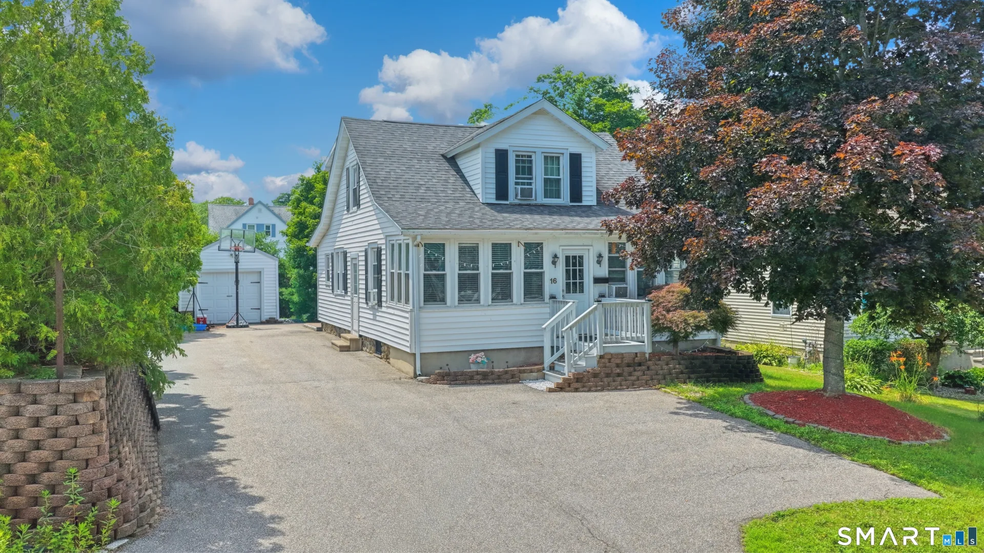 16 Dewey Avenue, Plymouth, CT