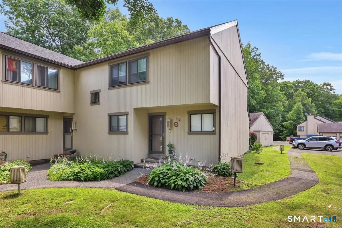 10 Summit Court #10, Woodbury, CT
