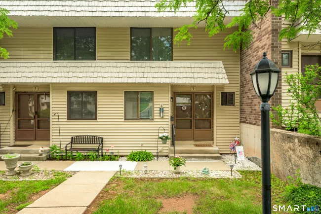 9 Hemlock Court #9