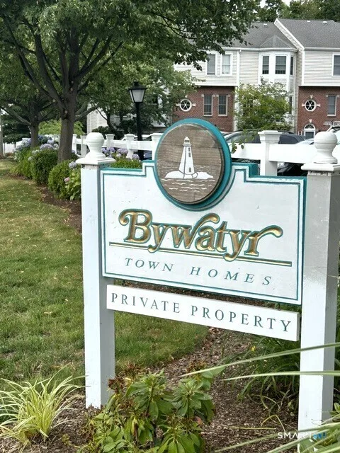 82 Bywatyr Lane #82, Bridgeport, CT