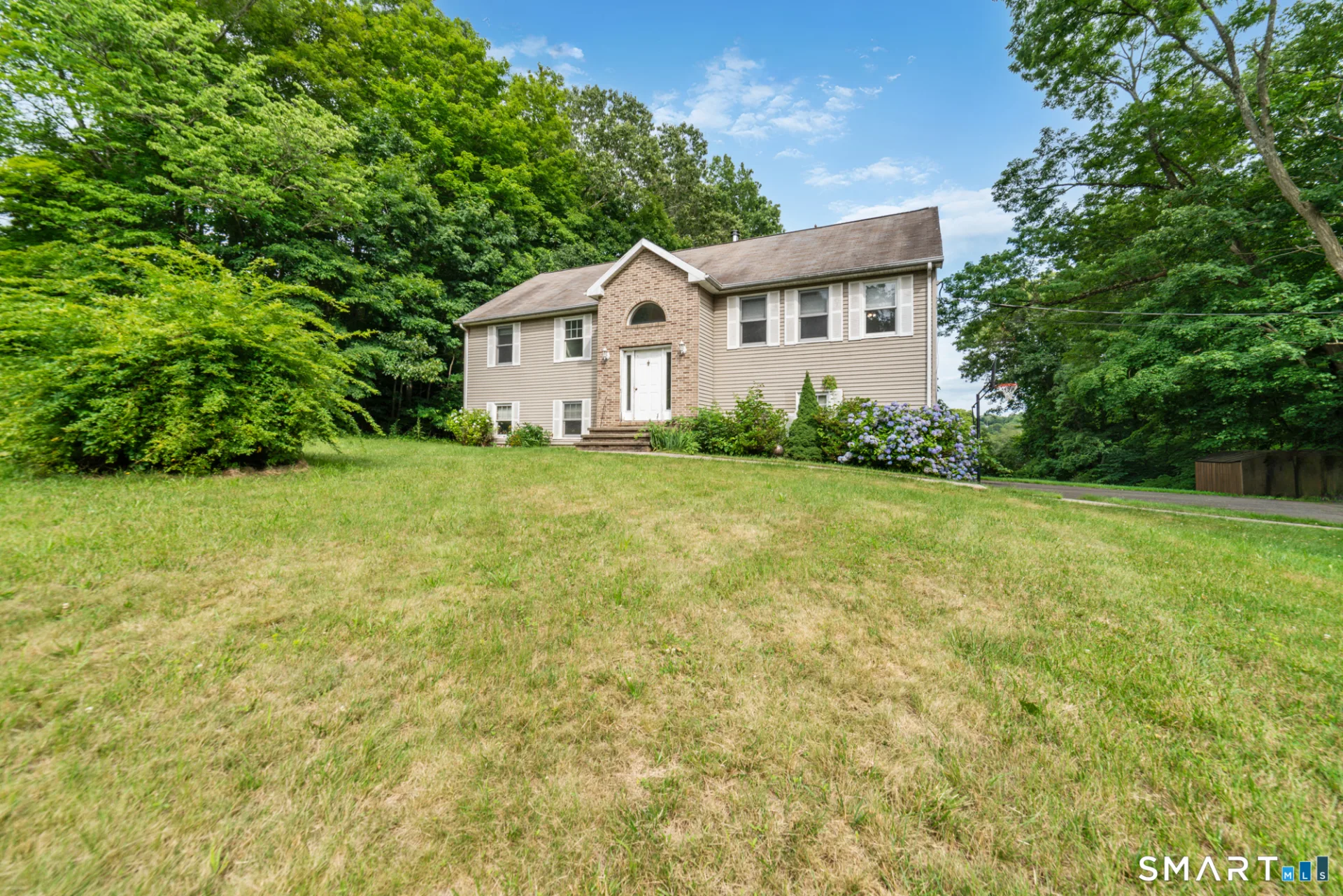 1 Lasalette Way, North Branford, CT