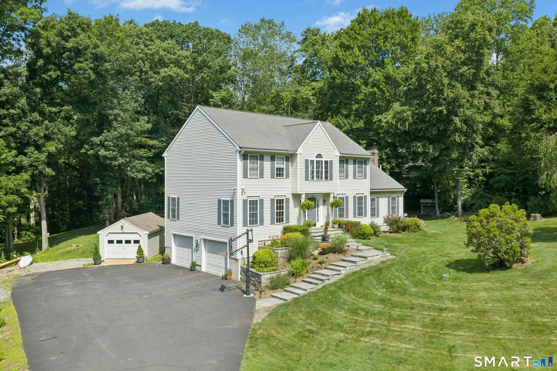 33 Pond View Drive, Southbury, CT