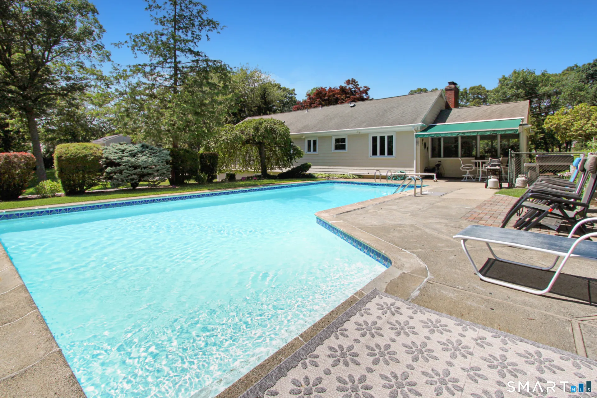 21 Twin Circle Drive, Trumbull, CT