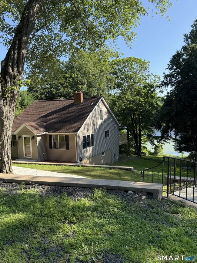 326 Lake Shore Drive, Middlebury, CT