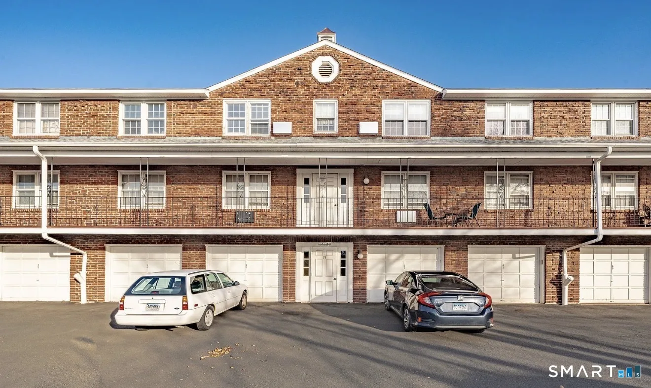 201 Regan Road #21D, Vernon, CT