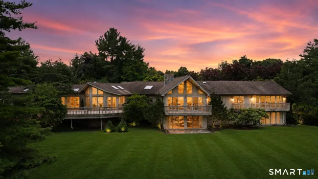 4 Aspetuck Hill Lane