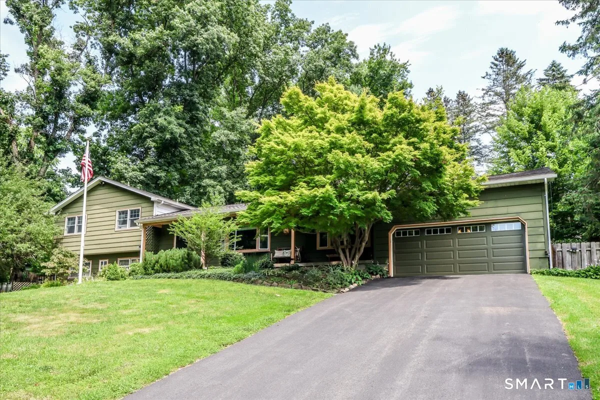 16 Pinewood Shores, Sherman, CT
