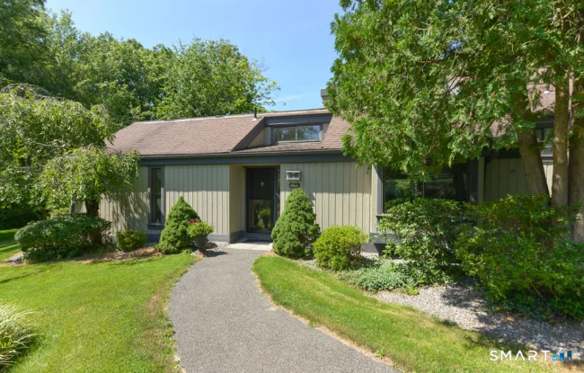 895 Heritage Village #A