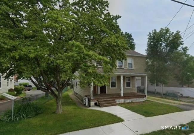 26 Center Avenue