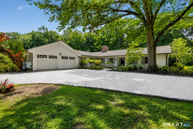 585 Hoydens Lane, Fairfield, CT