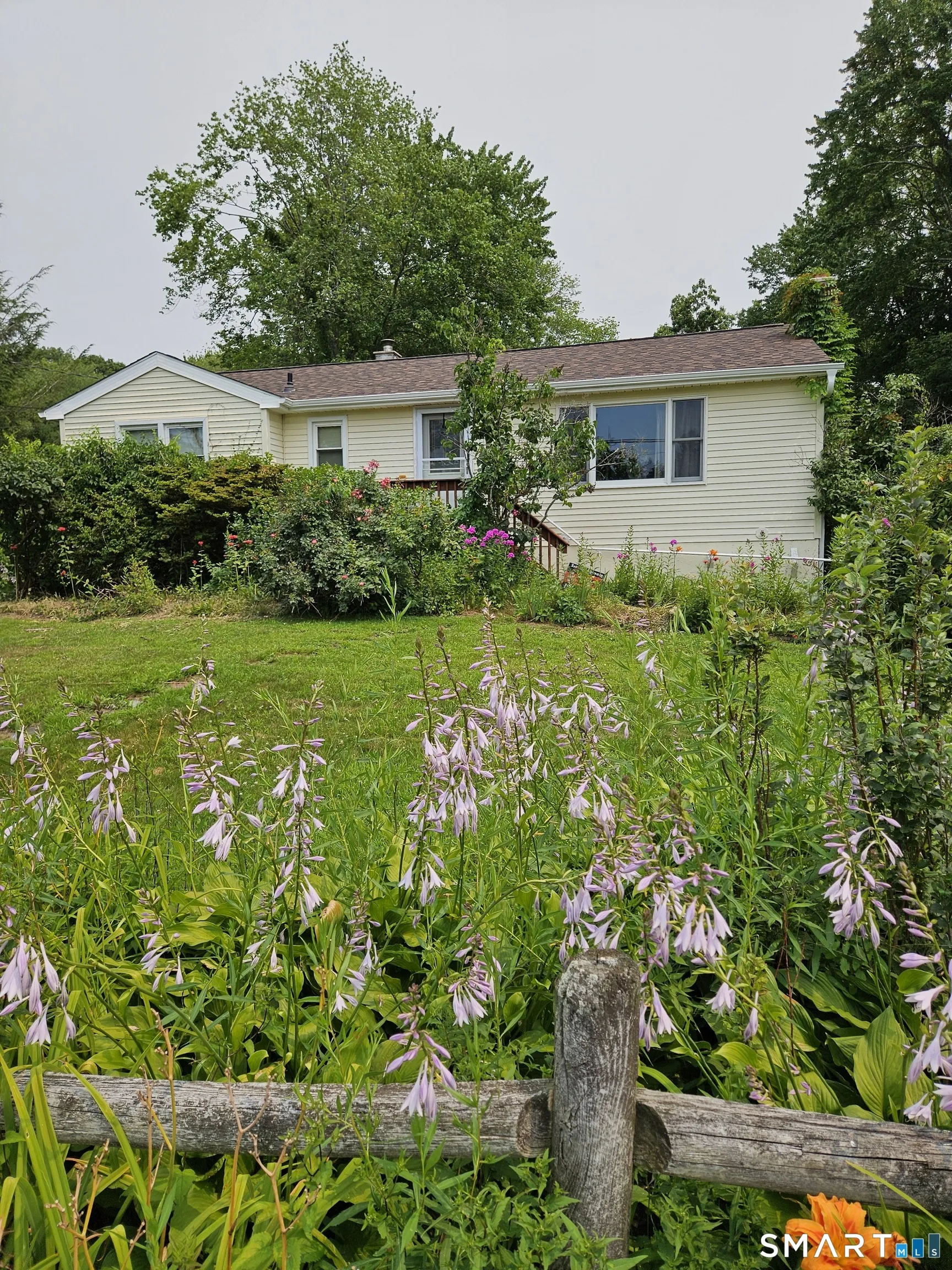 6 Colonial Drive, Prospect, CT
