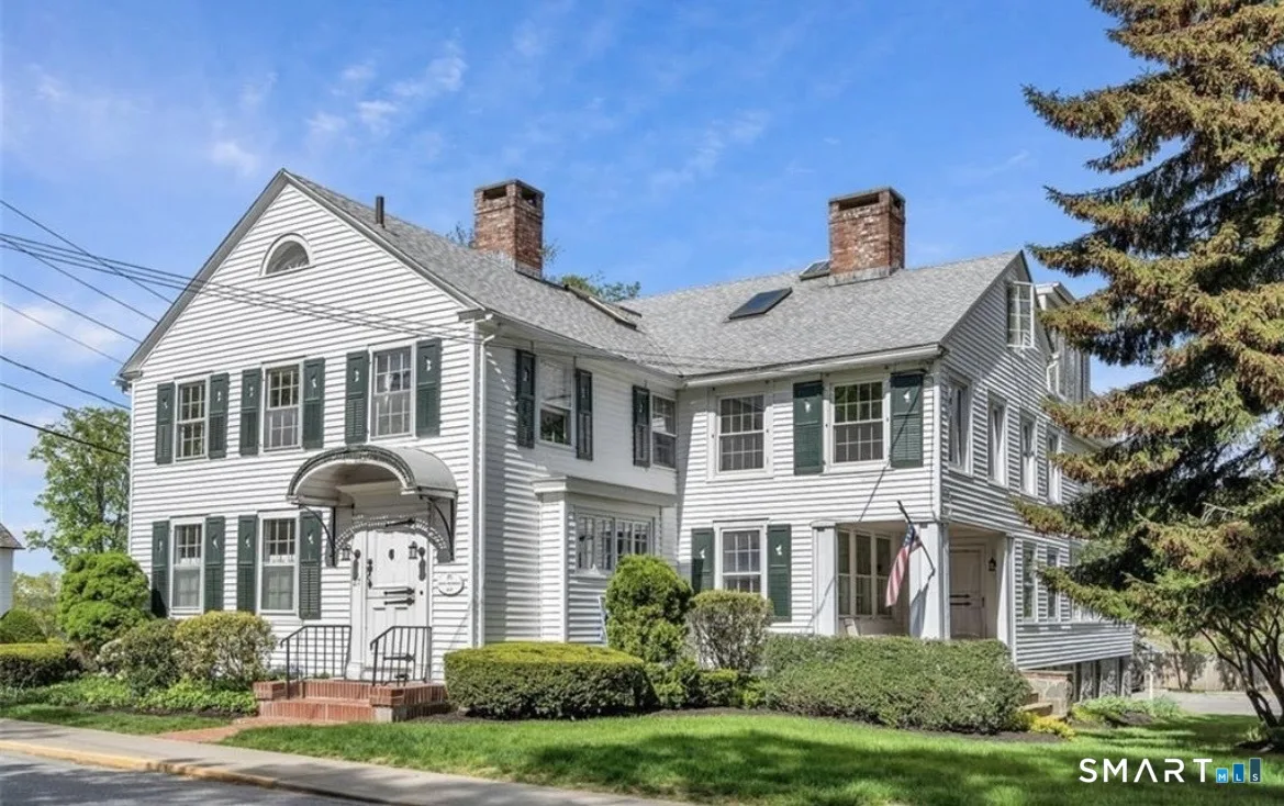27 North Main Street #8, Essex, CT