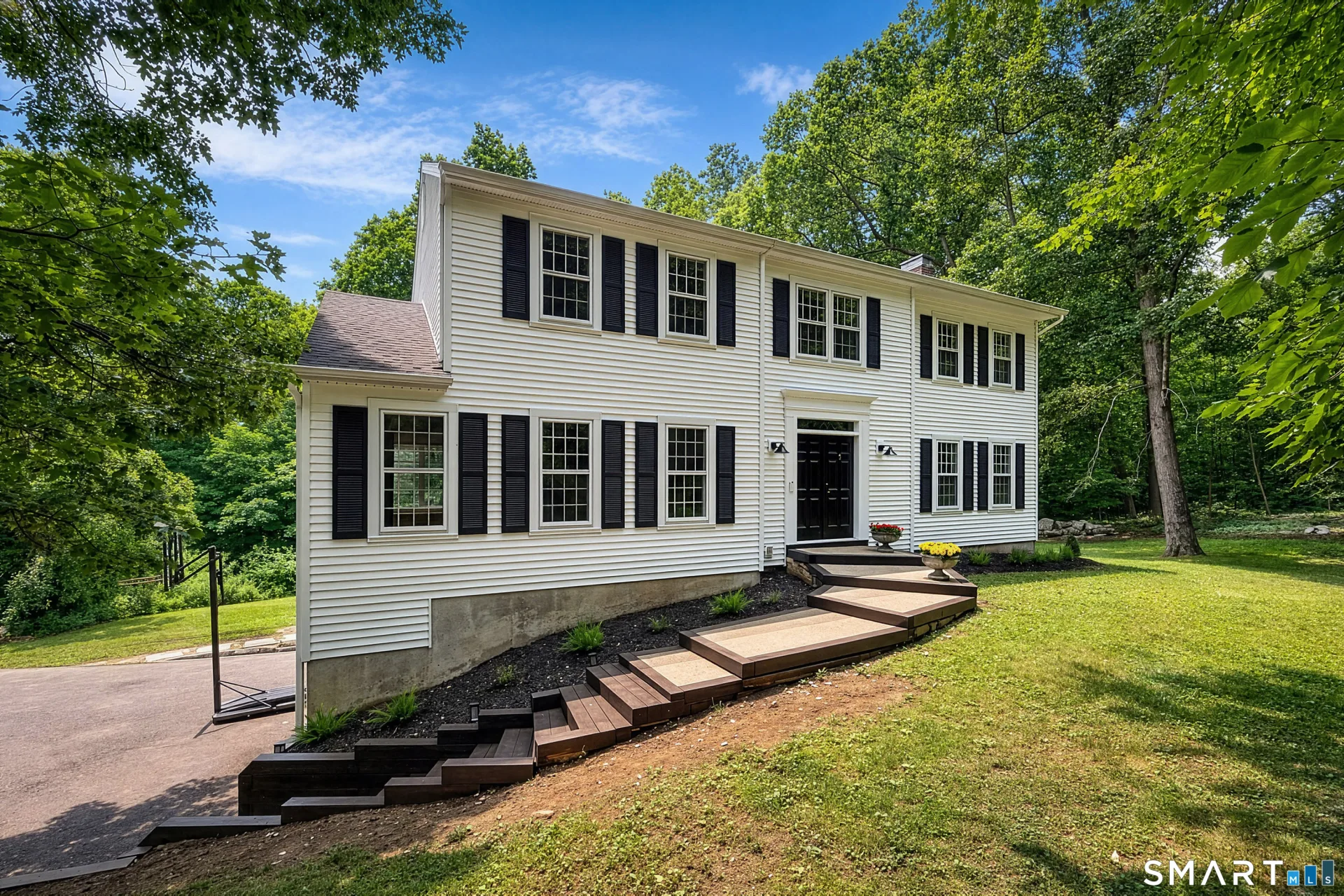 2 Sutherland Drive, Newtown, CT